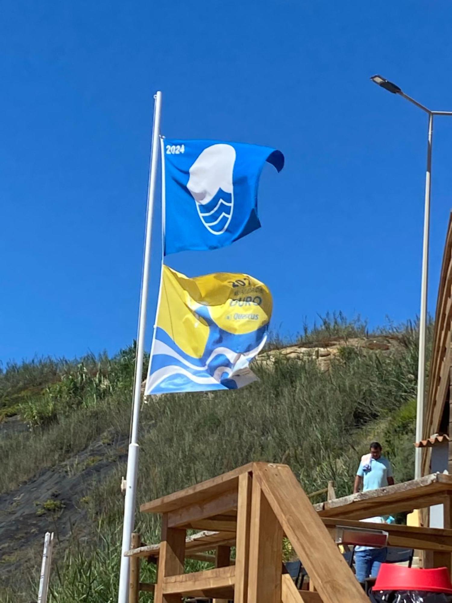Casa Do Portao Azul - Dourada Leilighet Atouguia Da Baleia Eksteriør bilde